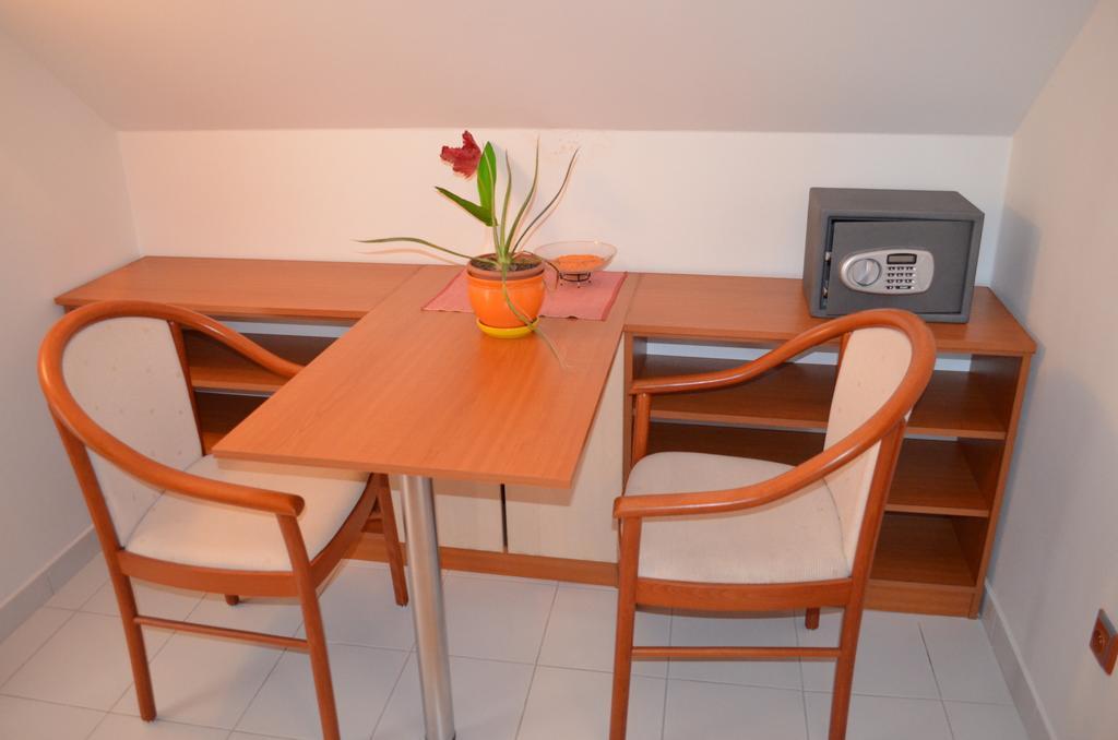 Hotel U Kapra Lázně Bělohrad Εξωτερικό φωτογραφία